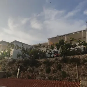 Vila Andoni , Qeparo Albania